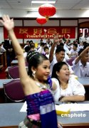 澳门太阳城赌场：泰国美女表演传统舞蹈庆祝中国春节[图]